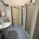 Hostel A I R H1o