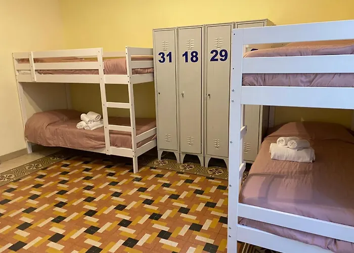 A I R H1o Albergue Nápoles